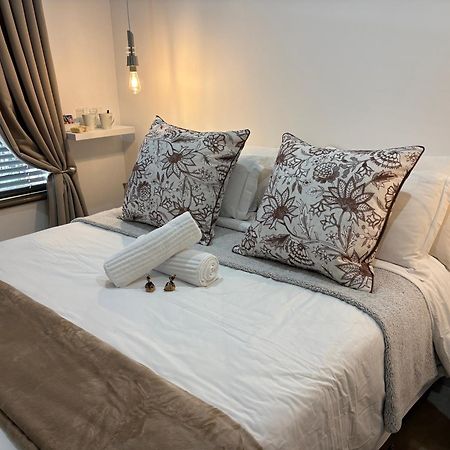 Luxury Upmarket Guesthouse 20 On 4Th 勒斯滕堡 外观 照片