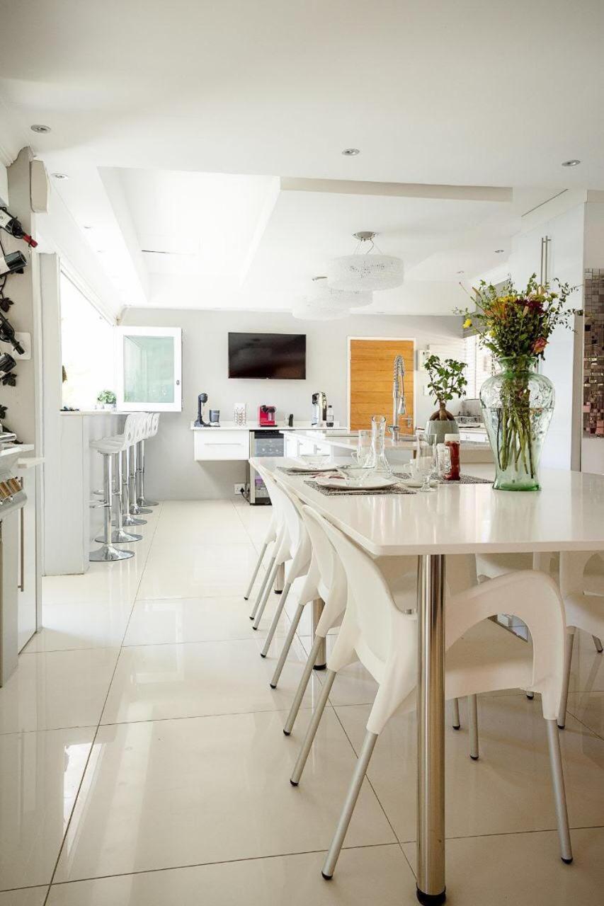 Luxury Upmarket Guesthouse 20 On 4Th 勒斯滕堡 外观 照片