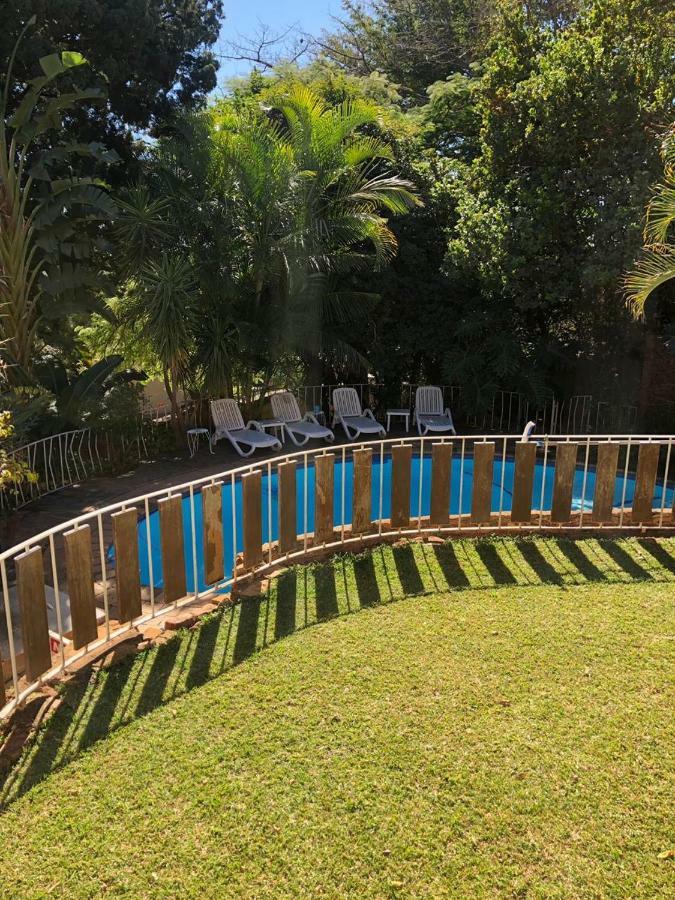 Luxury Upmarket Guesthouse 20 On 4Th 勒斯滕堡 外观 照片